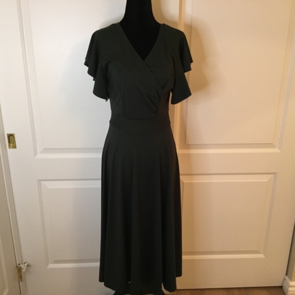 Women’s Green V Neck Ruffle Sleeve Midi Dress - Picture 2 of 6